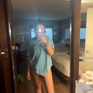 Huf vintage Blue Striped Oversized Tee - Casual